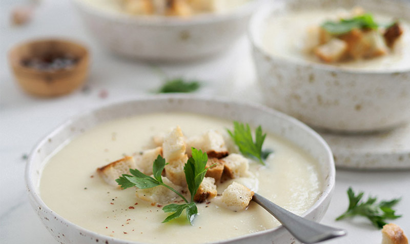 Käsesuppe mit Brot-Croutons | clever